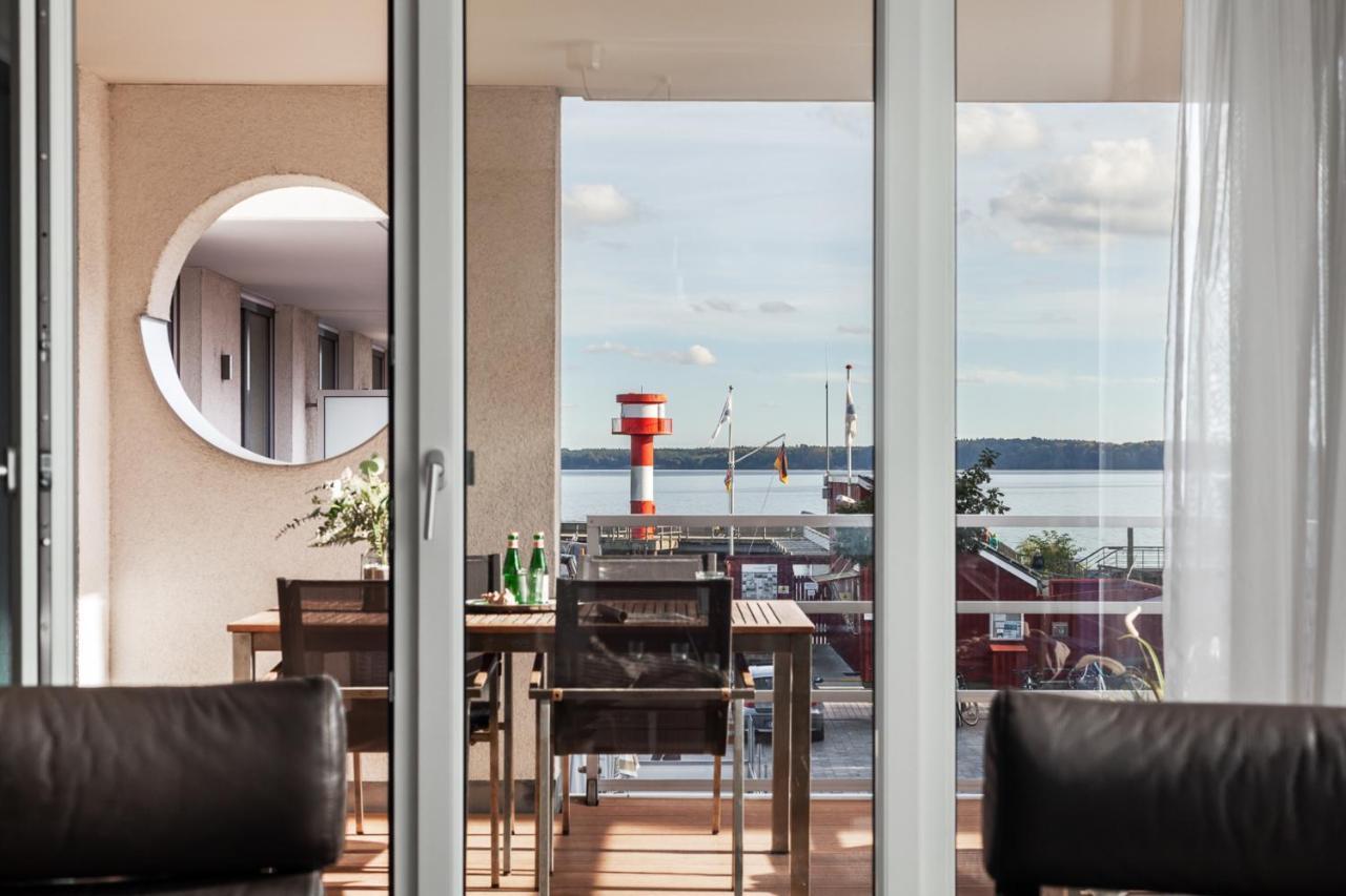 Apartmenthaus Hafenspitze Ap 5 - "Am Yachthafen 5" - Blickrichtung Offenes Meerstrandpromenade Eckernfoerde Exterior photo